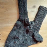 Handarbeit * Kuschelige Wollsocken aus Regia-Sockenwolle, Gr. 44/45, Braun