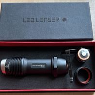 NEU AUDI LED LENSER F1 400 LUMEN Taschenlampe schwarz OVP Ledlenser