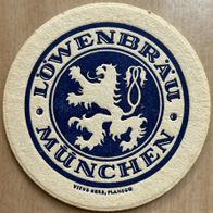 BD gebrauchter Bierdeckel Bierfilz Löwenbräu BIER Brauerei München BLAU Planegg HERB