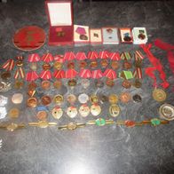 Sammlung, Konvolut, Militärische und Politische Orden, Abzeichen, Medaillen, Spange