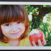 Bild 178 " Mädchen mit Apfel "