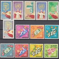2) Togo - 13 unbenutzte Briefmarken aus den Jahren 1966-1967 - siehe Scan