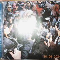 CD Album: "Life Thru A Lens" von Robbie Williams (1997)