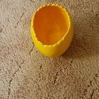 gelbe Pflanzschale als Osterei aus Keramik