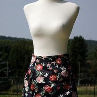 Minirock vintage 90er H&M schwarz rot weiss Blumenmuster
