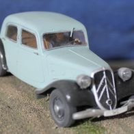 Maßstab 1:35 Tamiya Citroen Beute 11 CV gebaut + gealtert