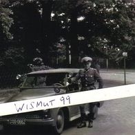 Volkspolizei-Foto DDR Oldtimer IFA PKW Eisenach Wartburg 311 Kübelwagen mit Fahrer