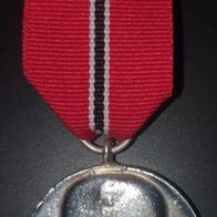 Soldat mit Helm Medaille am Band "silber"