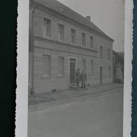 Dürscheid bei Kürten (?): Gemischtwaren Leo Raffelsiefen, Foto 1944