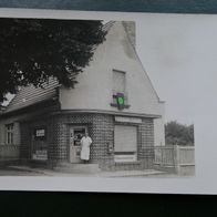 Schönewalde bei Herzberg Elster (?): Lebensmittel Kauschmann, Foto-Ak um 1935