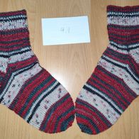 Selbst gestrickte Strümpfe Stricksocken Handarbeit Größe 41