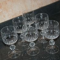 6 Weingläser kristallartiger Schliff mit Stiel