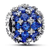 Funkelndes Rundes Pavé Pandora Charm Blau 792630C02