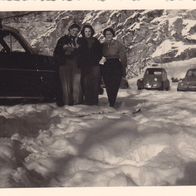 altes Foto Vintage. 3 Frauen im Schnee 1957. . ( G4 )