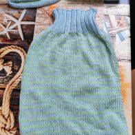 selbst gestrickter Pucksack Strampelsack mit 2 Babymützen