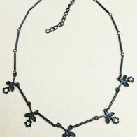 mattschwarze Kette mit Straßstein-besetzten Blütchen, L. ca. 37 bis 43 cm, unbenutzt