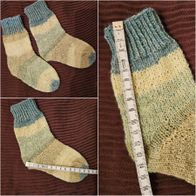 Handgestrickte Kindersocken, 23/24 grün, unregelmäßiger Farbverlauf