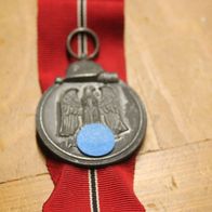 Original Winterschlacht i. Osten Medaille m. Hersteller 3 (6)