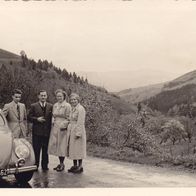 altes Fotos Vintage. Personen mit VW Käfer. ( G5 )