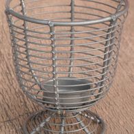 Teelichthalter aus grauem Metalldraht