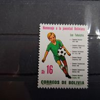 Bolivien Fussball spielender Junge 1982 Einzelwert 989 * *