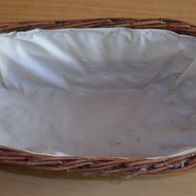 Rattankorb, Bastkorb, braun, oval, innen mit Folie, oben ca. 15 x 30 cm