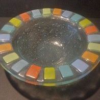 Glasschale mit Luftblasen und Dekor Rand
