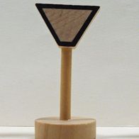 Borgmann - Figuren-Serie "Holzautos+Verkehrsschilder" --Figur Nr. 2