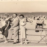 3 alte Fotos Vintage. Personen -Frauen - Männer Urlaub. ( G 7 )