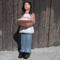 Figur, Mädchen mit Kuchen / Schüssel, stehend, 1, LGB, Spur G, 1:22,5
