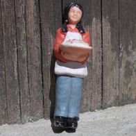 Figur, Mädchen mit Kuchen / Schüssel, stehend, 5, LGB, Spur G, 1:22,5