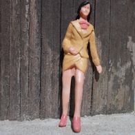 Figur, Frau im Minikleid, stehend, 4, LGB, Spur G, 1:22,5