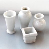 Keramik, Amphore, 2 Vasen, Blumentopf, aus Ton, weiß lasiert, Spur G, 1:22,5