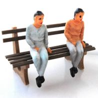 Figur, 2 Mädchen sitzend auf großer Bank, LGB, Spur G, 1:22,5