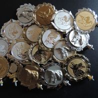 17 Deckelaufsätze aus Metall mit Emblem Schäferhund
