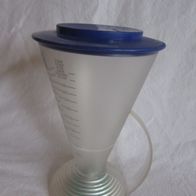 Tupperware Messbecher und Trichter in einem