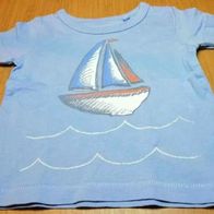 Hellbblaues Shirt mit Aufdruck Schiff - Gr. 3-6 mths - Next