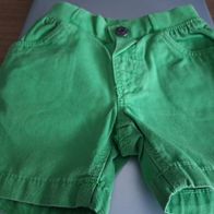 Grüne kurze Hose - Shorts - H&M - Gr. 68