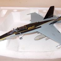 1:48 F/ A - 18 Hornet US Navy VFA - 27 - Fertigmodell aus Metall v. Armour