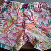 Kurze Hosen - Shorts - bunt - Blumenmuster - Gr. 80 - C&A