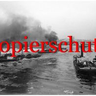 Foto Binnenschiff, Elbe Magdeburg, Schleppdampfer Pommern, Havarie Schleppkahn