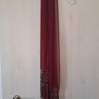 Weinroter, dünner Schal