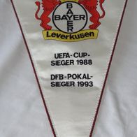 D Wimpel Fahne Bayer 04 Leverkusen 1904 Aufschrift UEFA-Cup 1988 DFB-Pokal 1993 sehr