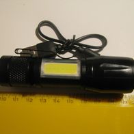 Taschenlampe LED, mit Kabel, eingebauter Akku, aufladbar mit USB