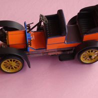 Schuco Oldtimer Mercedes 1229