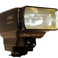 Metz Mecablitz 32MZ-3 mit SCA2101 M4 Aufsteckblitz für digitale oder analoge Kameras