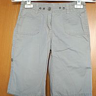 Hose kurz grau Gr. 134