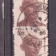 Indien Michel Nr. 829 gestempelt (1,7) senkrechtes Paar