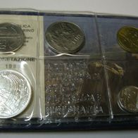 San Marino KMS 1989 mit 10 Münzen, 1000 Lire Silber "1690 Jahre Republik San Marino"