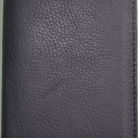 Ausweis und Kreditkartenmäppchen in den Farben schwarz und rotbraun